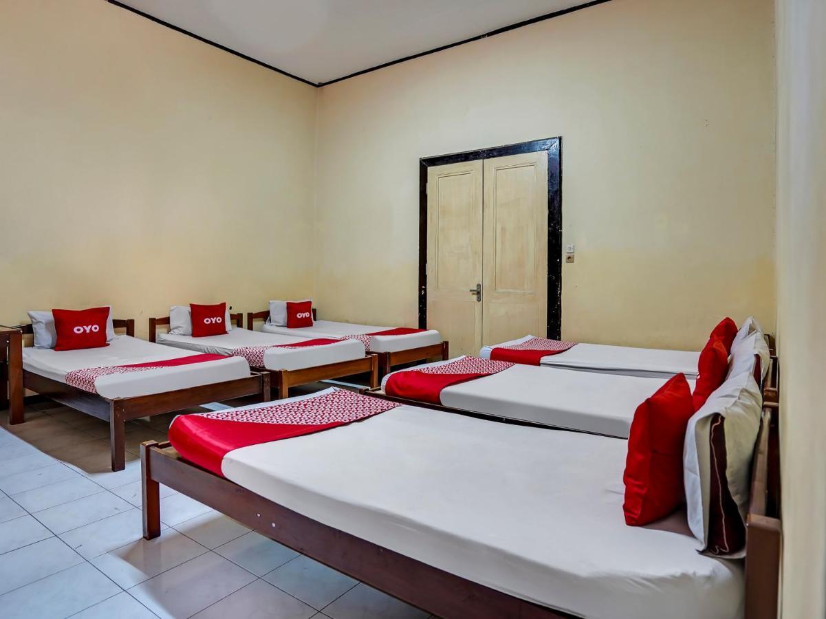 Oyo 90937 Tamu Syariah Hotel Surabaya